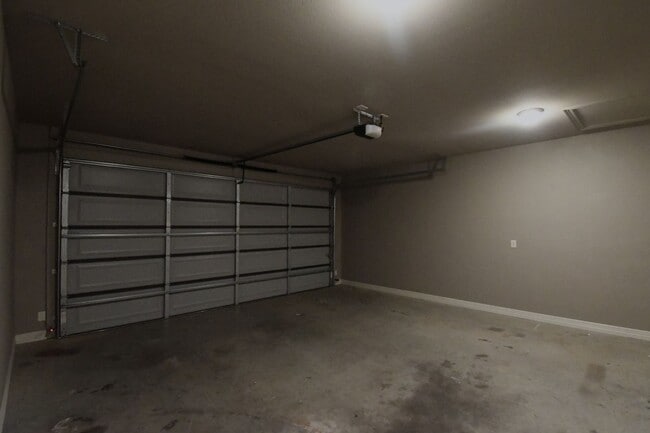 Building Photo - Modern 3-Bedroom 2 Bath Duplex in South Tyler