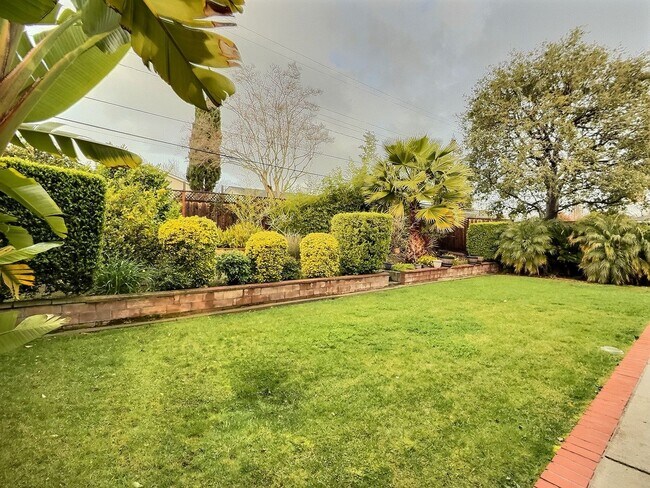 Building Photo - 3BD/2BA - Charming Home in Sunnyvale with Spacious Backyard