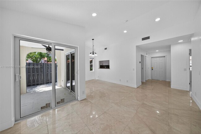 Building Photo - 1545 Springside Dr