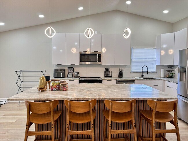 Building Photo - Stylish 3-Bedroom Home with Solar Panels, Modern Upgrades & Pet-Friendly