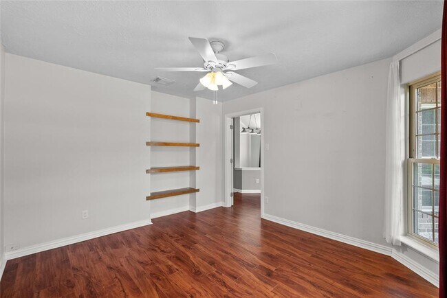 Building Photo - 4819 10 Sleep Ln