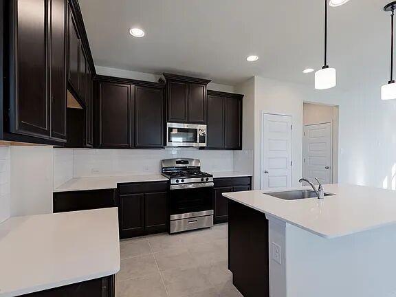 Building Photo - 229 Gray Wolf Dr