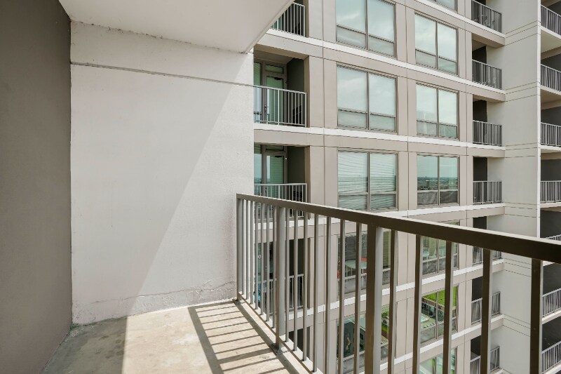 Building Photo - 901 S Clark St