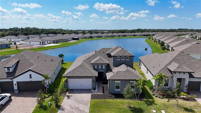 Building Photo - 5559 Trevesta Pl