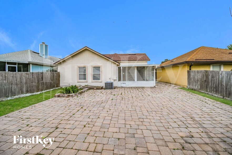 Building Photo - 12342 Carriann Cove Trail W