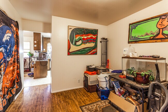 Building Photo - 1100 Skyline Dr