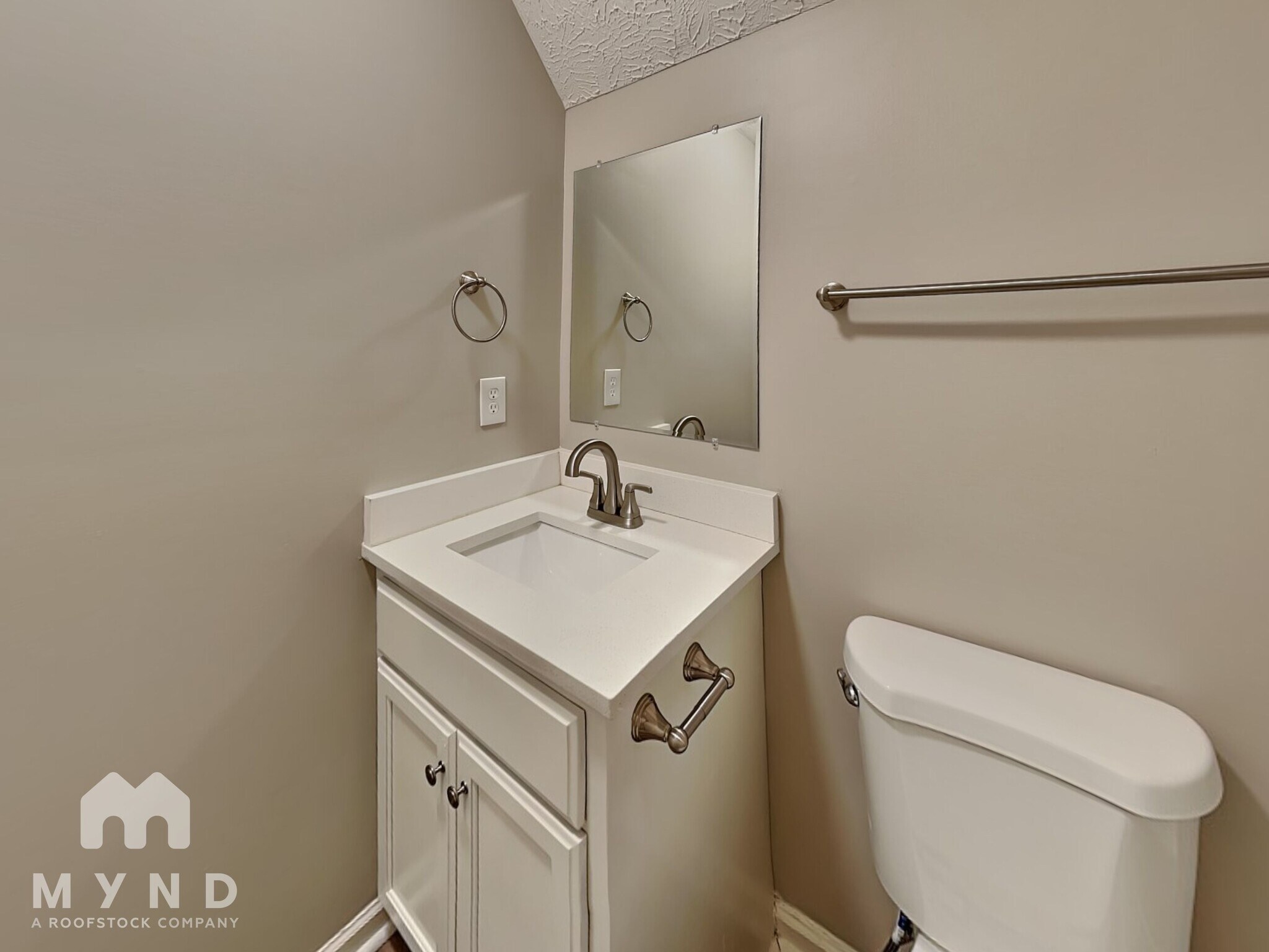 Building Photo - 721 Wildwood Dr