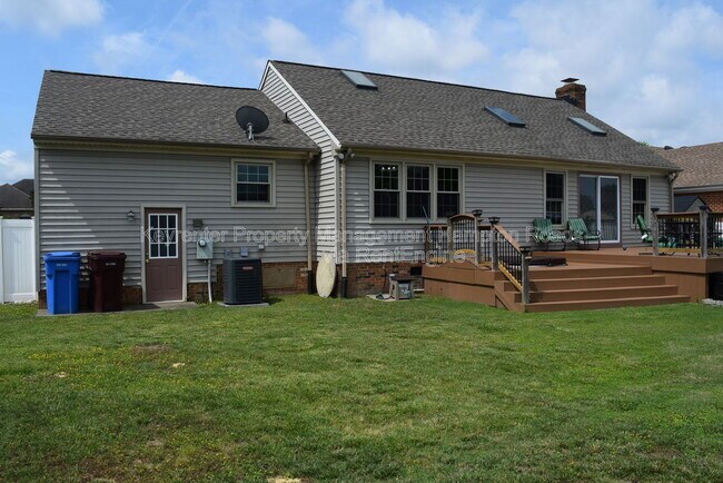Building Photo - 1210 Plantation Lakes Cir
