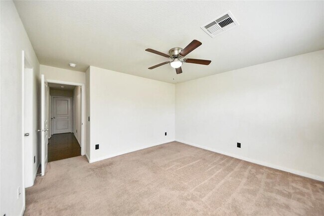 Building Photo - 5710 Camelia Evergreen Ln