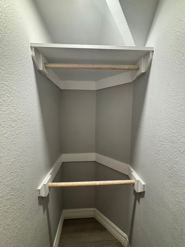 Building Photo - 427 Rice Ave