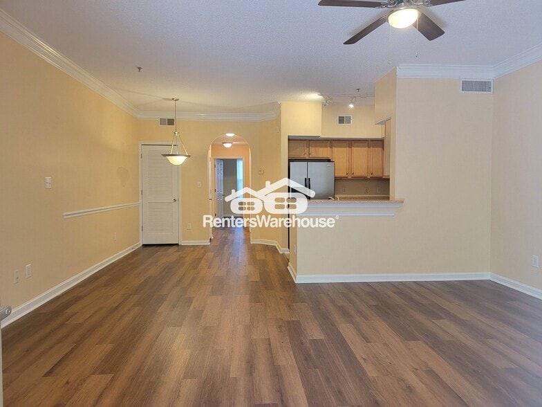 Building Photo - 245 Amal Dr SW