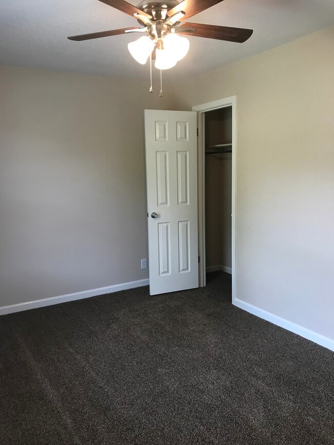 Building Photo - 808 Bedford Dr