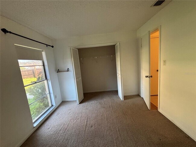 Building Photo - 1761 Lakeview Village Dr