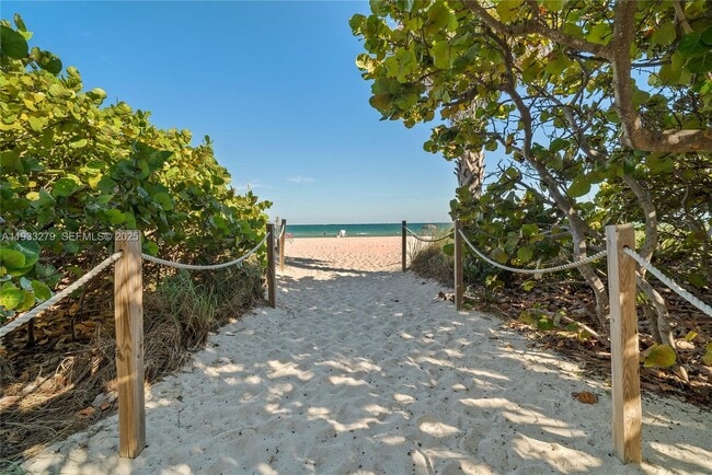 Building Photo - 5055 Collins Ave