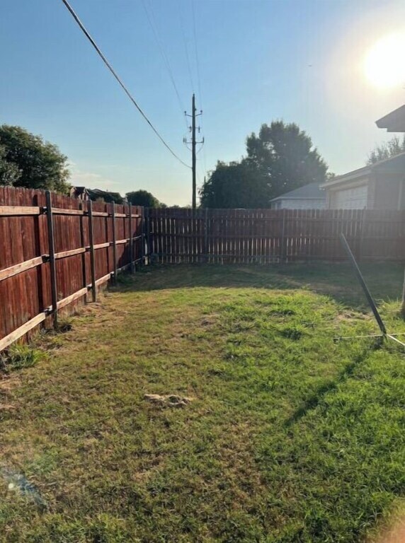 Building Photo - 1109 Palomino Dr