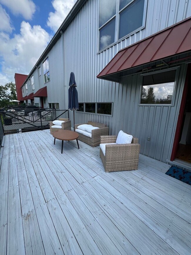 Building Photo - Spacious 3-Bedroom Home for Rent!