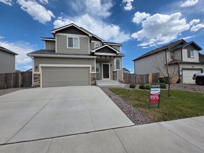 Building Photo - 3 Bed 3 bath house in Lorson Ranch!