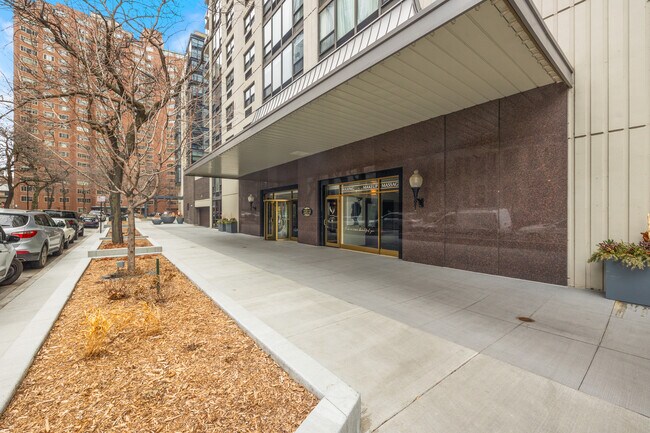 Building Photo - 1313 N Ritchie Ct