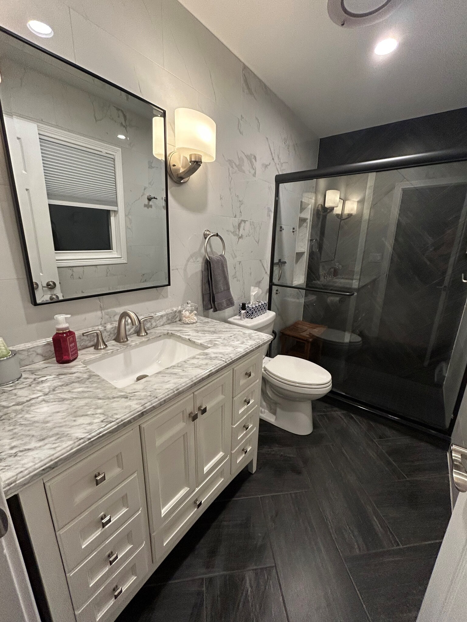 En Suite - 1555 Saint Joseph Cir