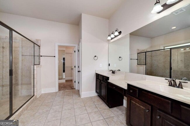 Building Photo - 344 Langshire Dr