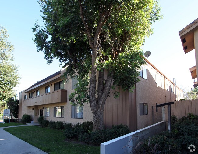 Primary Photo - 17204 Chatsworth St