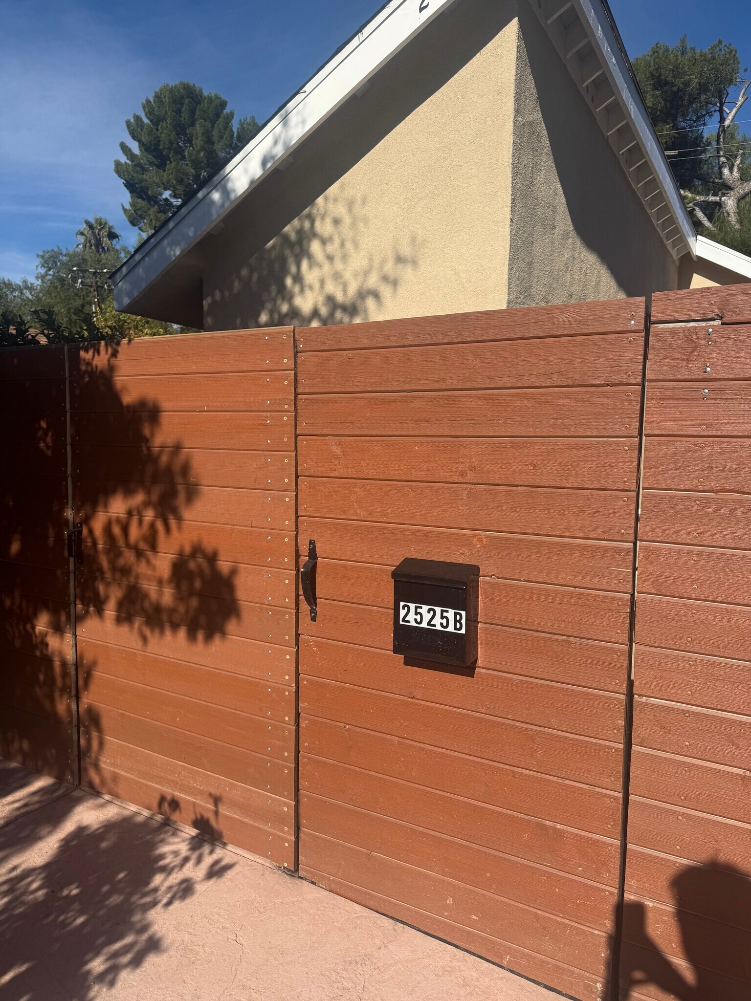 Private Entrance - 2525 Sirius St