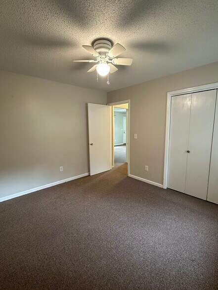 Building Photo - 78B Dries Dr