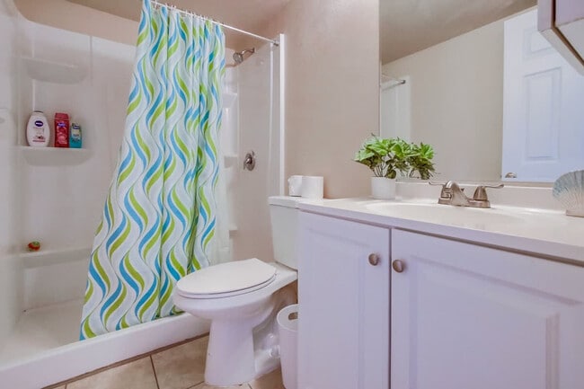 Building Photo - 6434 Bullock Dr