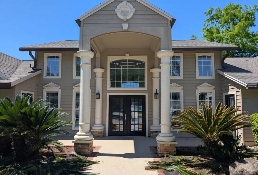 Building Photo - 10200 Belle Rive Blvd