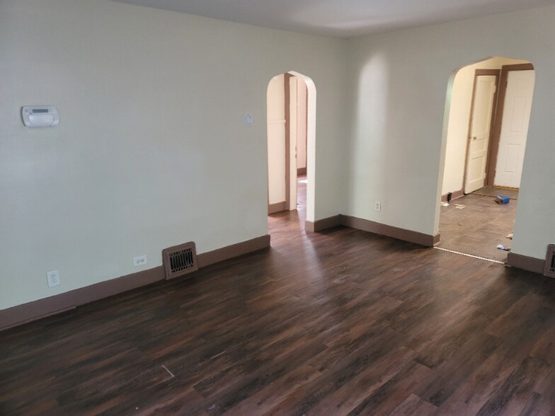 Building Photo - 2027 Hatch Ave