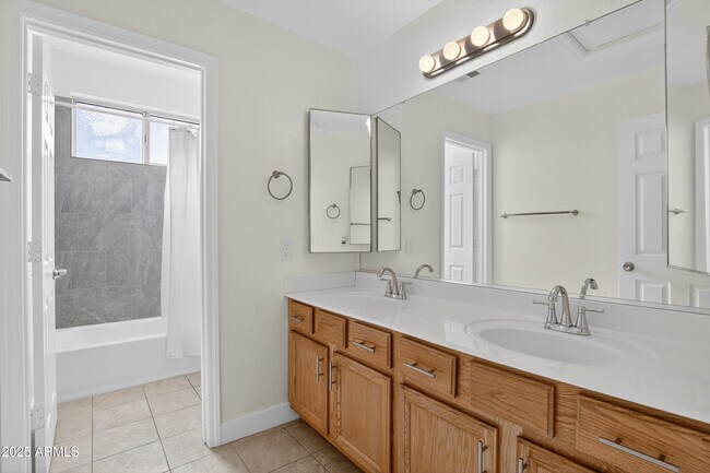 Building Photo - 11517 W Laurelwood Ln