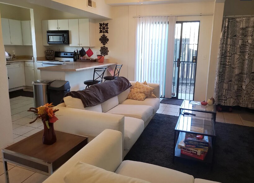 Unit #1 Living Area/Kitchen - 439 E Linden St