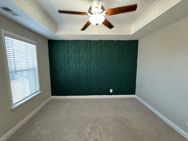 Building Photo - Affluent 3 Bedroom 3.5 Bath Townhome in th...