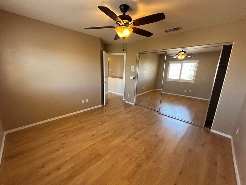 Building Photo - 4334 E Anderson Dr