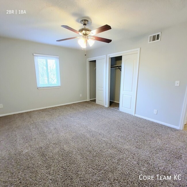 Building Photo - Top floor two bedroom in Midtown!