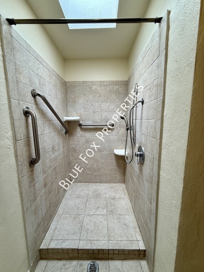 Building Photo - 4635 E Camino Rosa