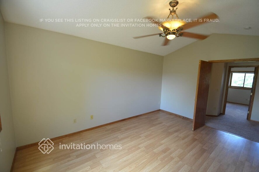 Building Photo - 15684 Cumberland Ave W