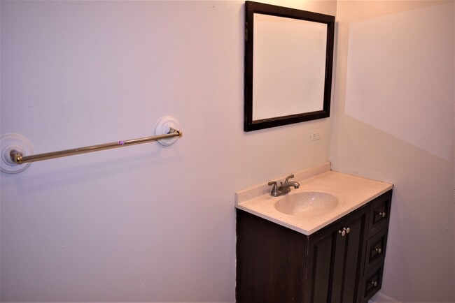 Building Photo - 4835 W Congress Pkwy