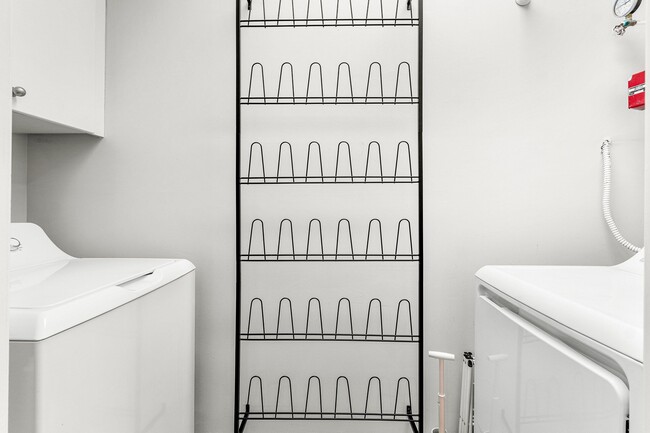 Building Photo - 75 NE 5th Ave