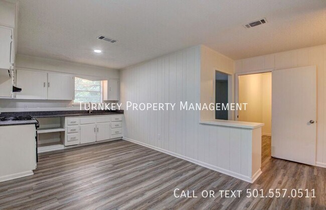 Building Photo - 8819 Tanya Dr