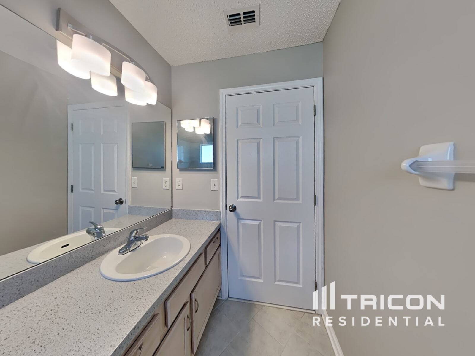 Building Photo - 3397 Westfield Dr