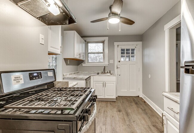 Building Photo - Renovated 3 Bed, 1 Bath Home in Swissvale - Covered Porch, Large Backyard - Available Now!