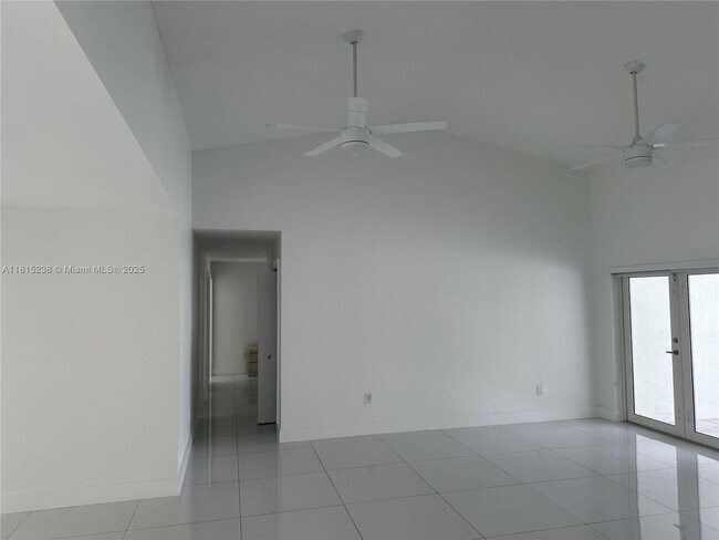 Building Photo - 465 NW 119th Ave