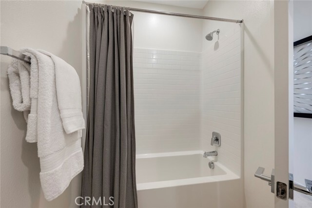 Building Photo - 987 E Mason Ln