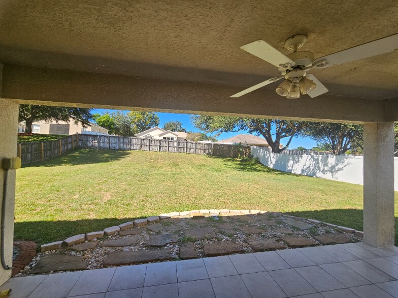 Building Photo - 886 Scenic View Cir