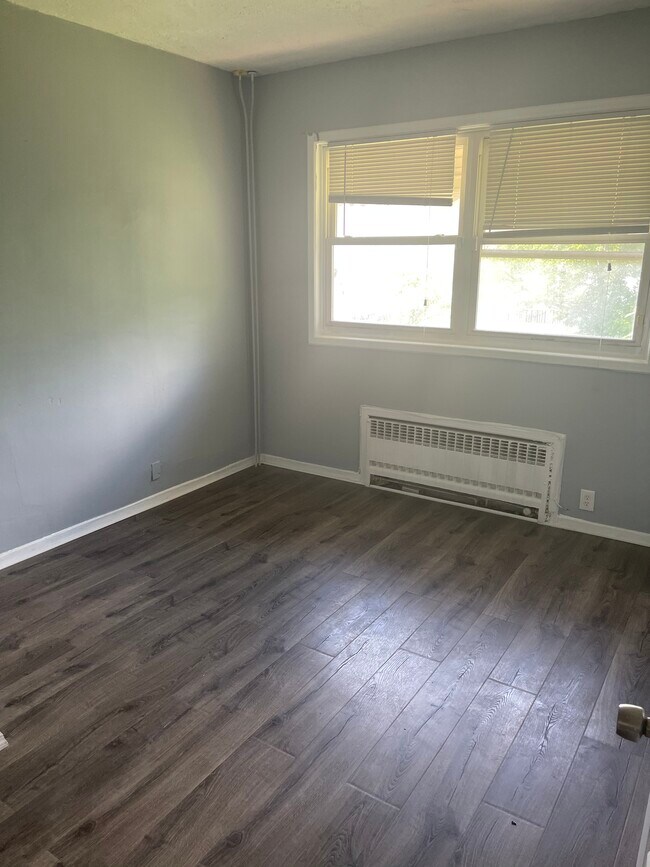 Building Photo - 53 Terhune Ave