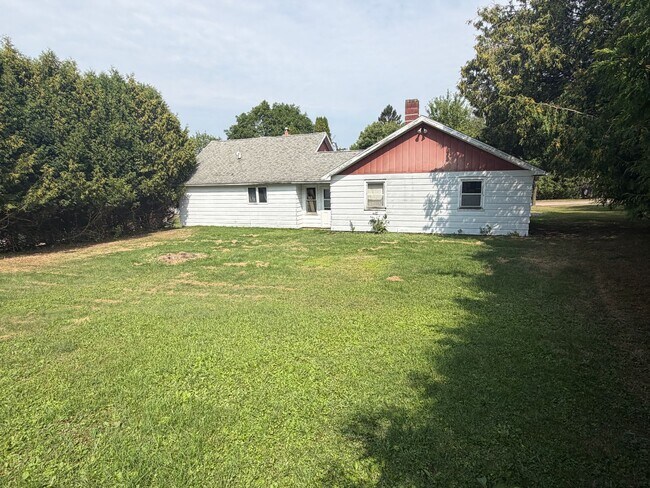 Building Photo - 1507 E Wausau Ave