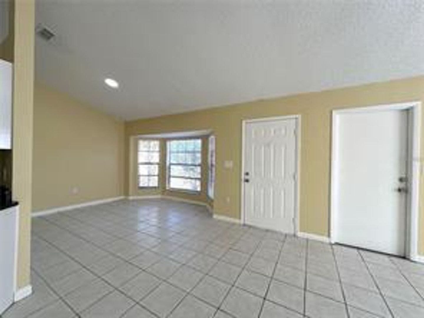 Building Photo - 3933 Magnolia Lake Ln