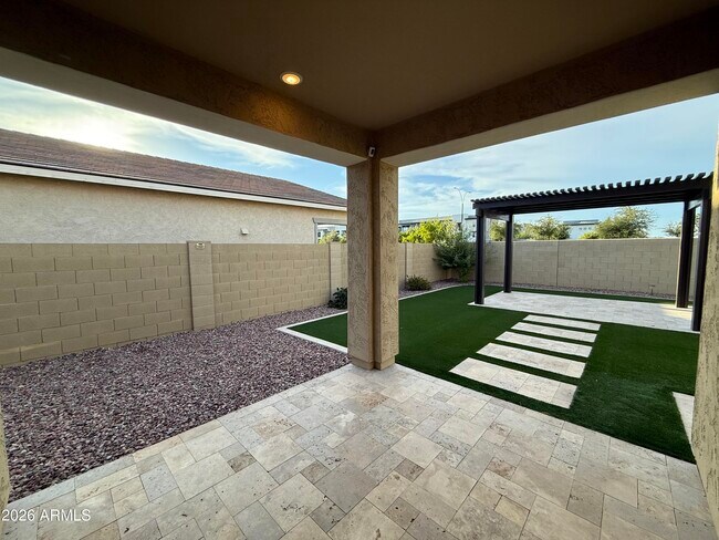 Building Photo - 9458 Thatcher Ave