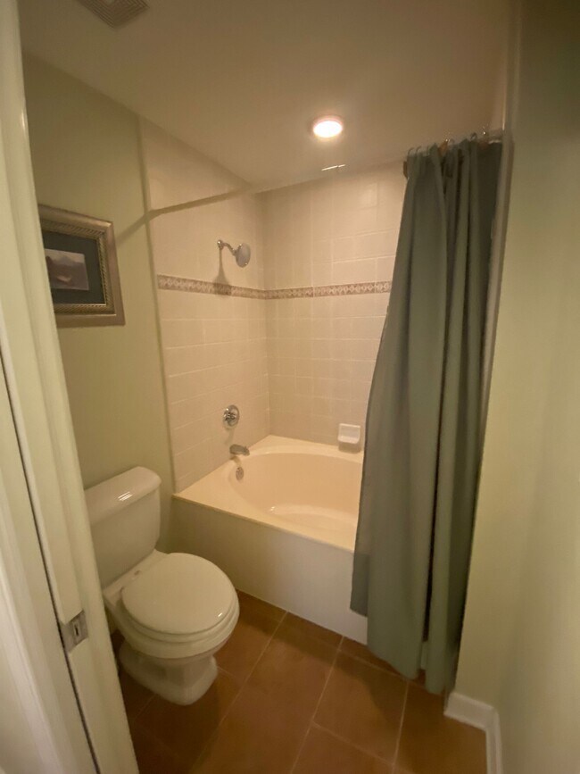 Building Photo - 850 Piedmont ave